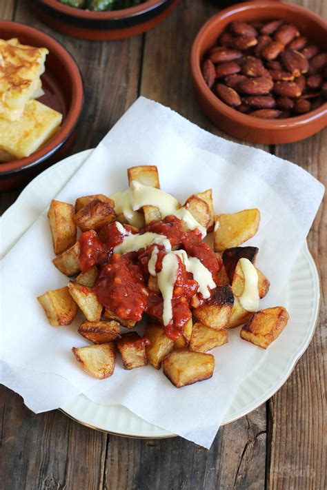 Patatas Bravas Mit Aioli Bake To The Roots