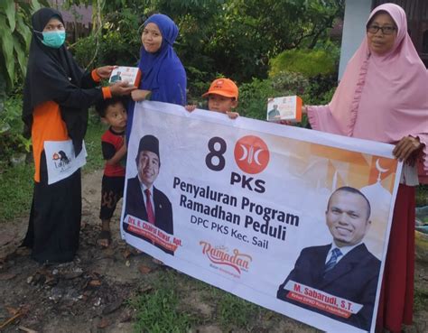 PKS Bagi Bagi Takjil Penjual Mie Partai Yang Sangat Peduli DPW PKS