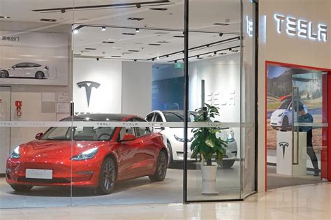 تيسلا “tesla” تخفّض أسعار جميع أنواع السيارات في العديد من الدول