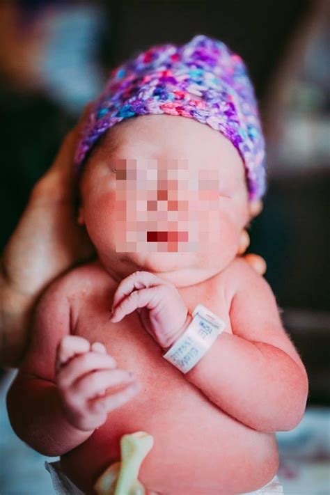 Donna Enne Partorisce Una Bimba Per Il Figlio Gay E Il Suo Compagno Vivi Mazara