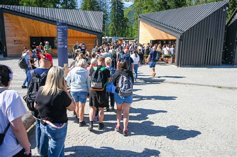 Najazd na Tatry Morskie Oko oblężone Na innych szlakach również spory