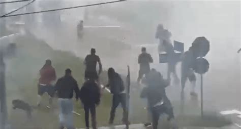 Torcidas de Athletico e Coritiba entram em confronto antes de clássico