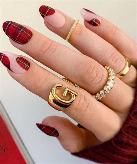 50 Short Red Nails Designs 2024 Tailoringinhindi