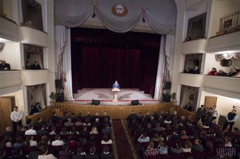 Гройсман обіцяє студентам стипендії до 2000 гривень, але не всім