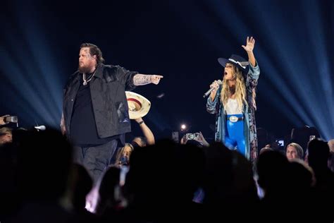 Jelly Roll Brings Out Lainey Wilson As Surprise Guest At 2023 Acm Awards