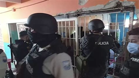 Ecuador 116 Muertos En Un Enfrentamiento Entre Bandas En Una Prisión