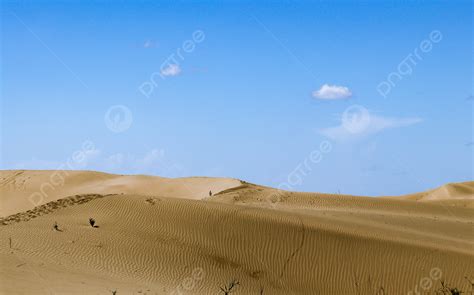 Xinjiang Desert Natural Scenery Background, Xinjiang, Desert, Blue Sky ...