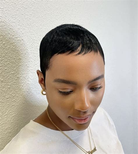 Pin By Shondra Ulmer On Pixie Goals Short Sassy Hair Edgy Hair