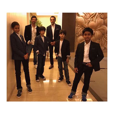 Hrithik Roshans Perfect Night Out With Sons Hrehaan And Hridhaan See Pic India Tv