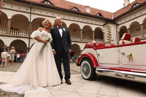 Tak By O Na Lubie Gerarda I Iwony Z Sanatorium Mi O Ci Suknia Lubna