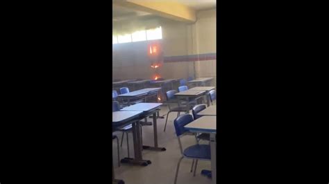 Ar condicionado pega fogo e explode em sala de aula e alunos são