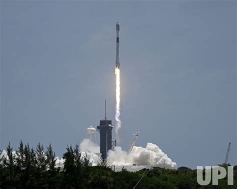 Photo Spacex Launches Starlink Satellites From The Kennedy Space