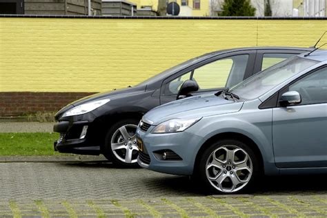 Video Dubbeltest Ford Focus Peugeot Autoweek