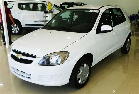 Chevrolet Celta 2015 sobe de preço e parte de R 32 490