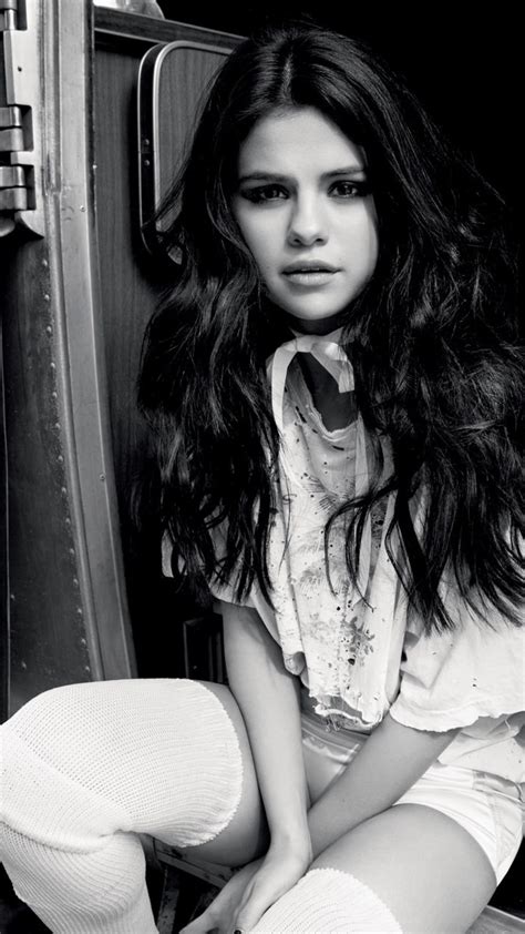 2160x3840 Selena Gomez Monochrome Sony Xperia Xxzz5 Premium Hd 4k