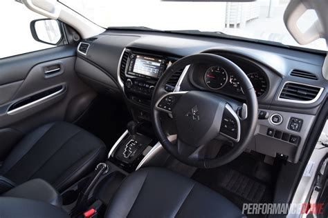 2016 Mitsubishi Triton AUTO 5