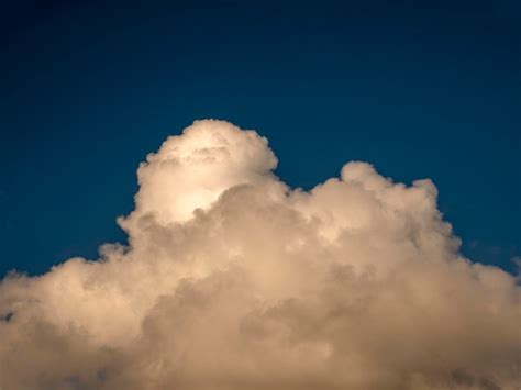 Premium Photo Fluffy Clouds Over Sunset Sky Fluffy Cumulus Cloud