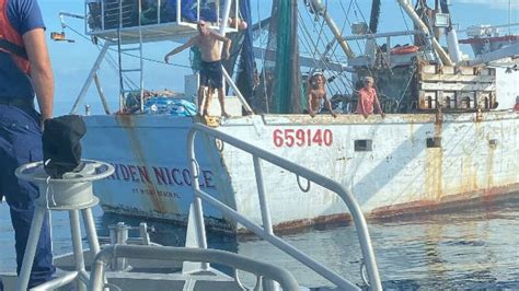 Coast Guard Rescues Crew From Sinking Boat Off Key West Fl Keys News