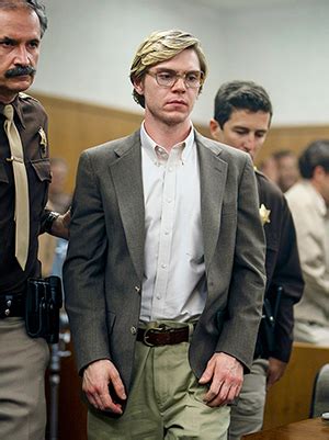 Evan Peters As Jeffrey Dahmer: See The Actor As The Serial Killer ...