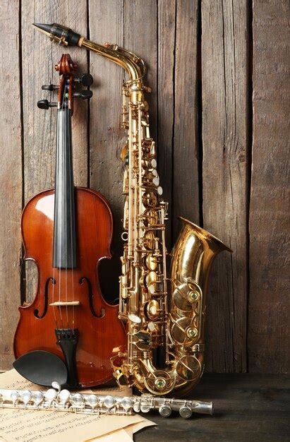 Instrumentos Musicais Saxofone Violino E Flauta Notas Sobre Fundo