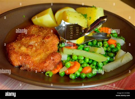 Schnitzel Hi Res Stock Photography And Images Alamy