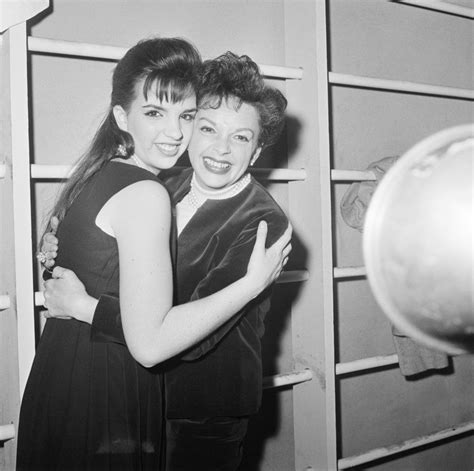 Pin By Maureen Hart On Liza With A Z Judy Garland Liza Minnelli Judy