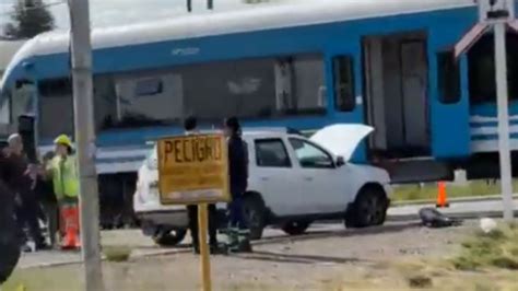 Otra Vez Un Auto Choc Contra El Tren Del Valle Mejor Informado