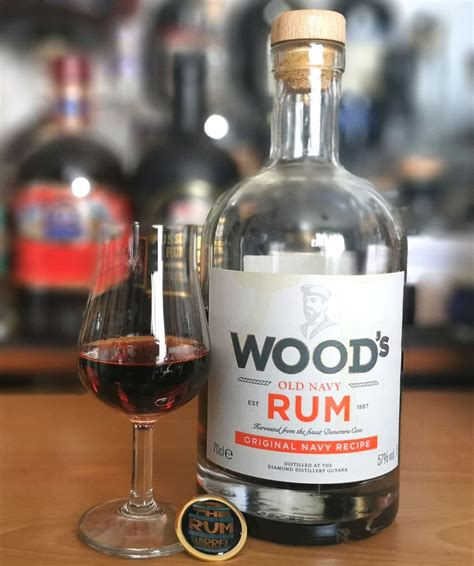 Wood s Old Navy Rum Recenze rumu Web pro pravé chlapy