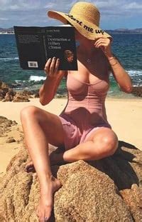 Katy Perry Losing It While Vacationing In A Bikini