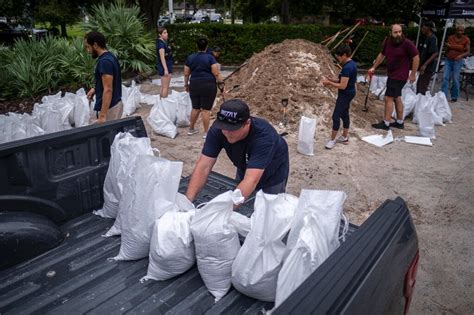 As Ian Barrels Toward Florida Residents Brace For Hurricane Hell