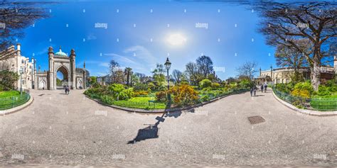 360° view of Royal Pavilion Gardens - Brighton - Alamy