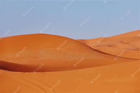 Premium Photo Endless Sands Of The Sahara Desert The Hot Scorching