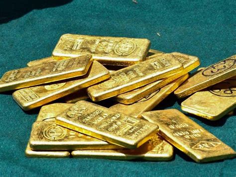 Gold Declines Rs 190 To Rs 78 960 10g Silver Climbs Rs 350 Daily