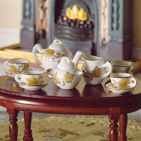 The Dolls House Emporium Gold Leaf Tea Set 13 Pcs