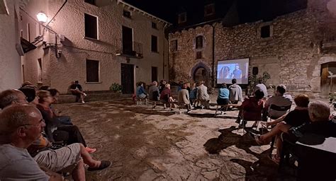 Cortos al raso cine para las noches de verano en el Alto Gállego