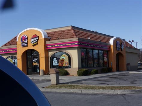 Taco Bell Pizza Hut