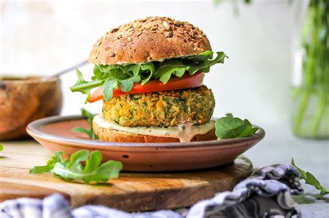 How to Make Homemade Veggie Burgers Like a Pro