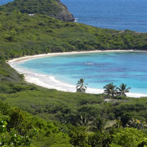 HALF-MOON BAY, ANTIGUA - Charterland