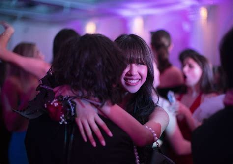 2023 Clackamas High School Prom At Portland Art Museum