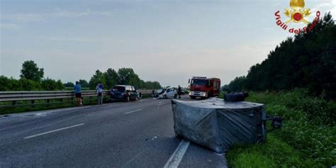 Incidenti Fine Settimana Tragico Sulle Strade Nove Morti Tra Le