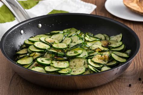 Recette des courgettes sautées à l ail et persil