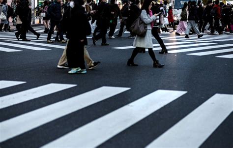 交差点内で停止することは違反そんな運転時の疑問を解決します。 Iwasaki New Car Information