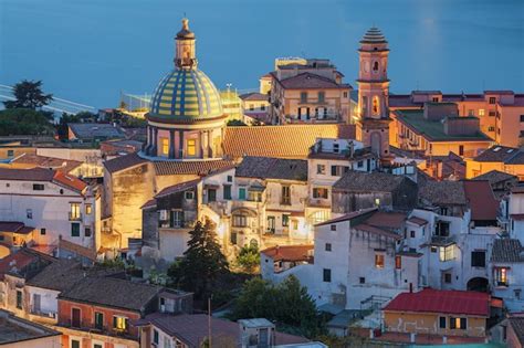 Skyline da cidade de vietri sul mare itália na costa amalfitana Foto