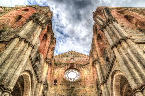 San Galgano La Vera Spada Nella Roccia In Toscana Dooid Magazine