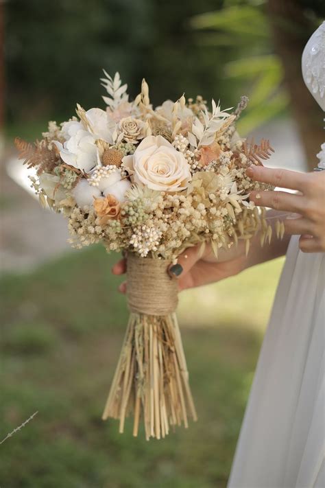 Pin By Lizagr On Ideas Decoraci N Bodas Flower Bouquet Wedding Hand