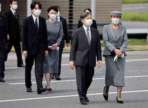 日皇德仁即位后首度出国 与雅子搭专机赴英参加女王国葬｜壹苹新闻网