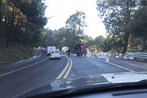 Cierre Por Aparatoso Accidente En Carretera San Hip Lito Xalapa Con