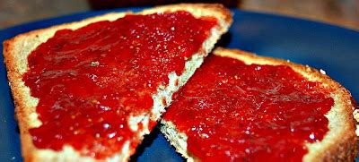 The Journey to Become a Foodie: Old-Fashioned Strawberry Jam Recipe