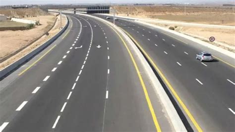 Algérie Inauguration d une autoroute reliant 17 wilayas jusqu à la