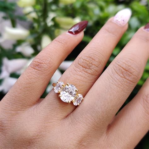 Oval Engagement Rings